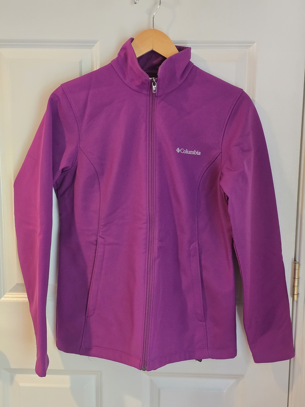 Columbia Womens Magenta Full-Zip Softshell Jacket